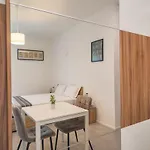 Modern In The Center Ideal For Weekends Apartment *