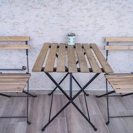 Modern In The Center Ideal For Weekends