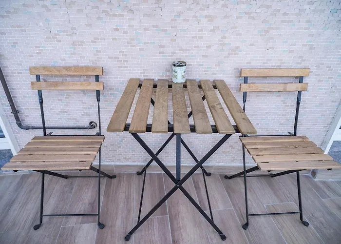 Modern In The Center Ideal For Weekends