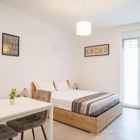 아파트 Modern In The Center Ideal For Weekends 베르가모