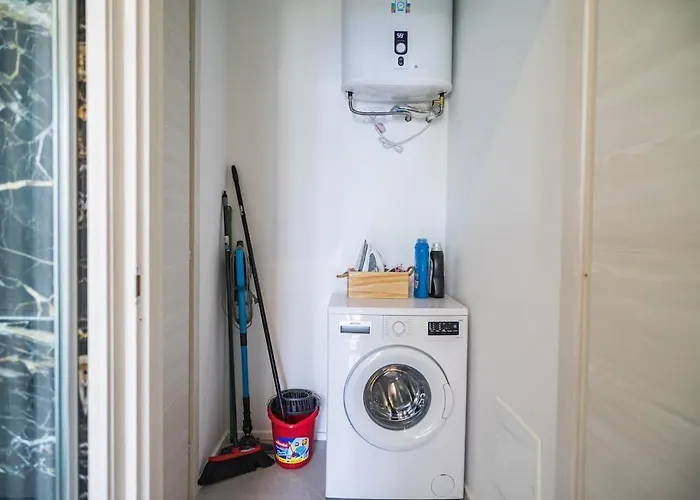 Modern In The Center Ideal For Weekends * 베르가모